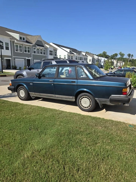 1992 Volvo 244 - Image 2 of 6