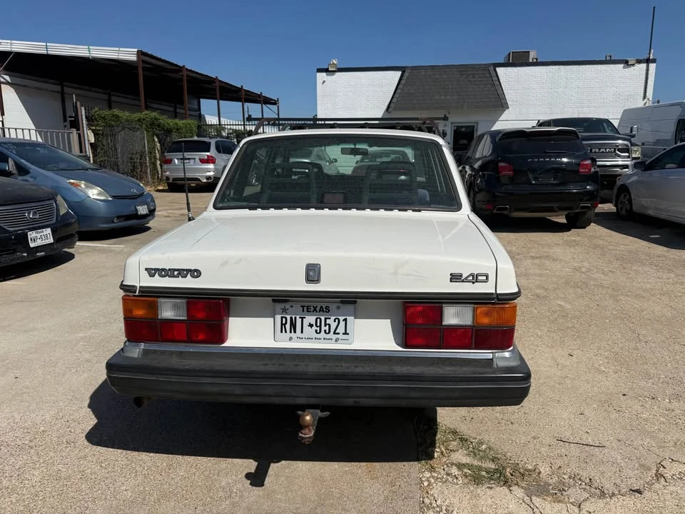 1992 Volvo 244 - Image 6 of 10