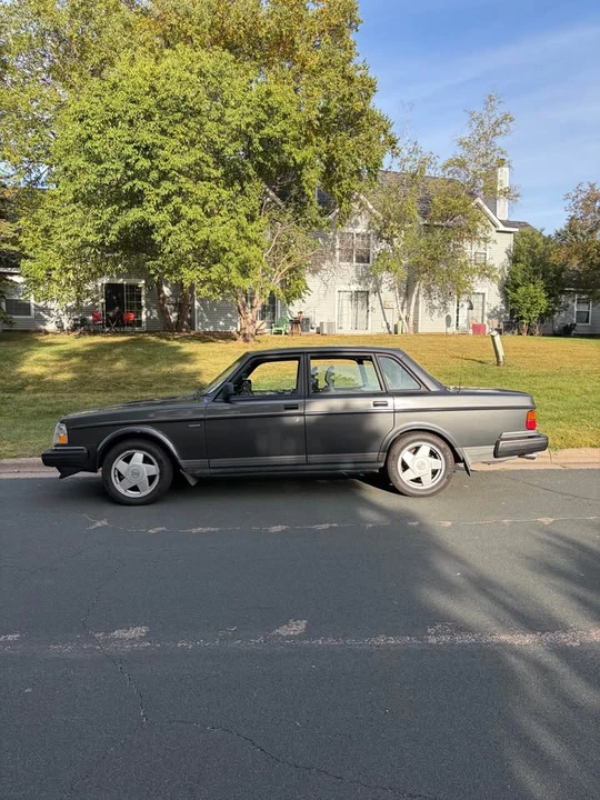 1992 Volvo 244 - Image 4 of 15