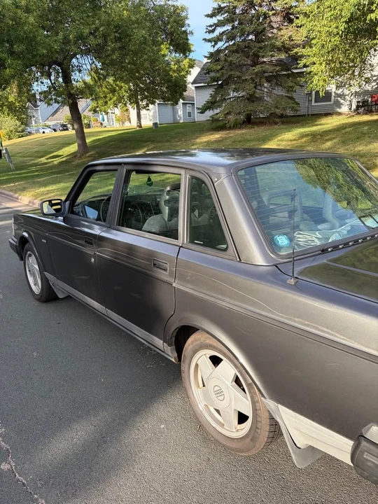 1992 Volvo 244 - Image 5 of 15