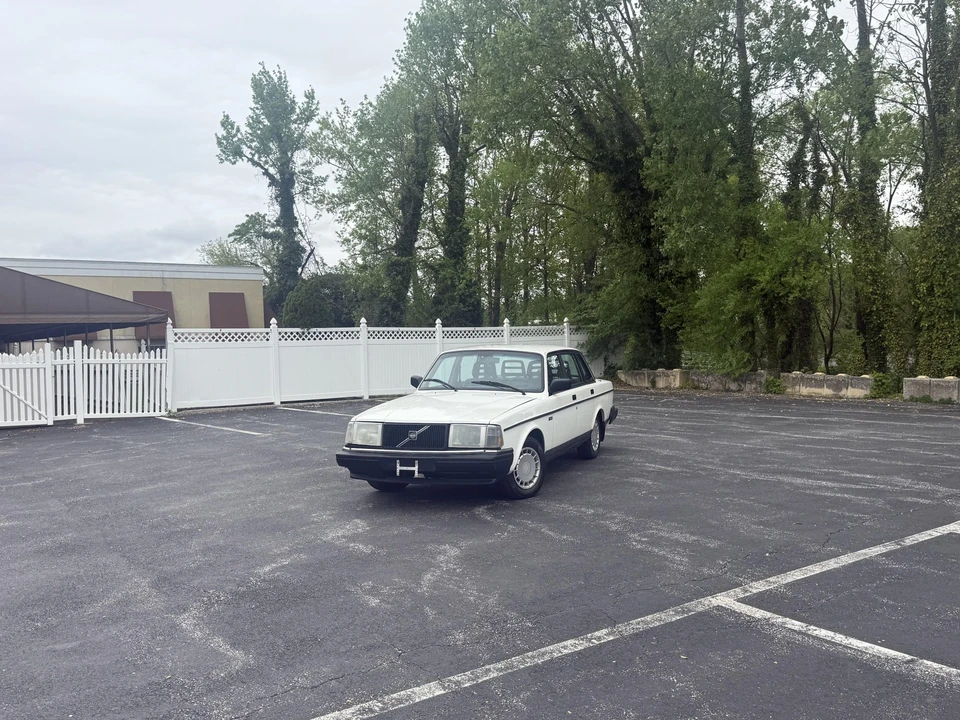 1992 Volvo 244 - Image 14 of 31