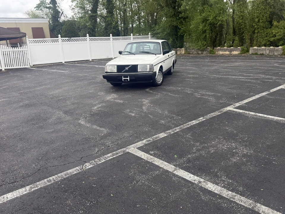1992 Volvo 244 - Image 15 of 31