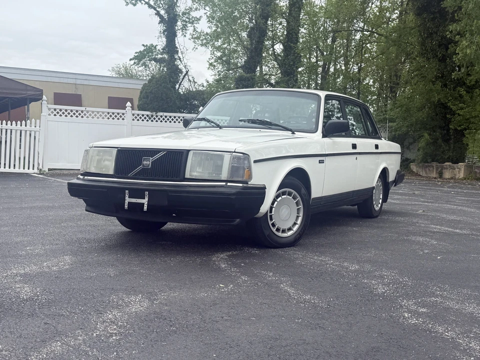 1992 Volvo 244 - Image 12 of 31