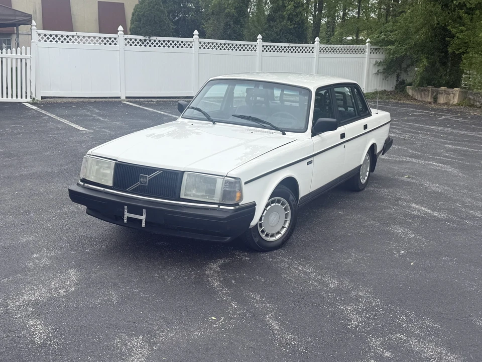 1992 Volvo 244 - Image 10 of 31