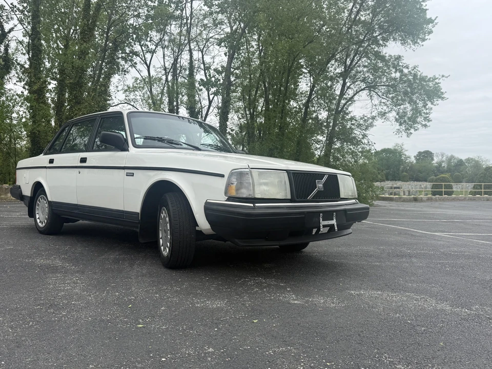 1992 Volvo 244 - Image 27 of 31