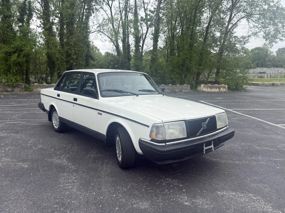 1992 Volvo 244 - Image 25 of 31