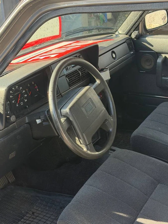 1992 Volvo 244 - Image 11 of 16