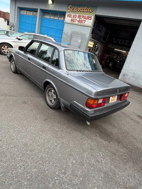 1992 Volvo 244 - Image 3 of 16