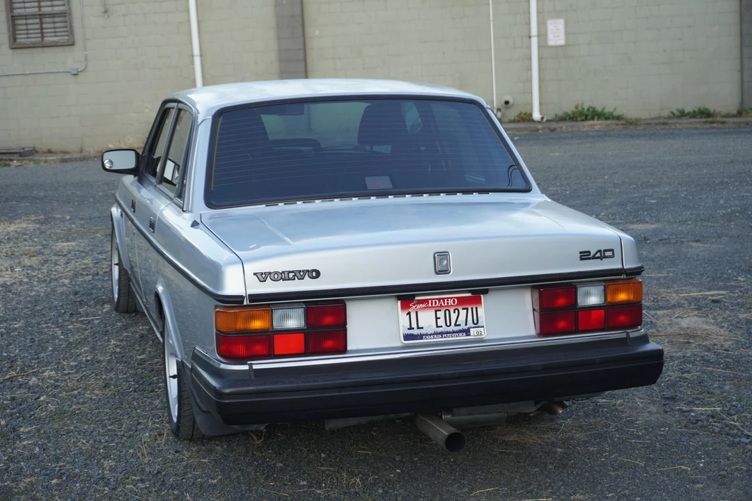 1992 Volvo 244 - Image 28 of 31