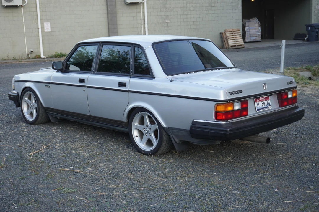 1992 Volvo 244 - Image 24 of 31
