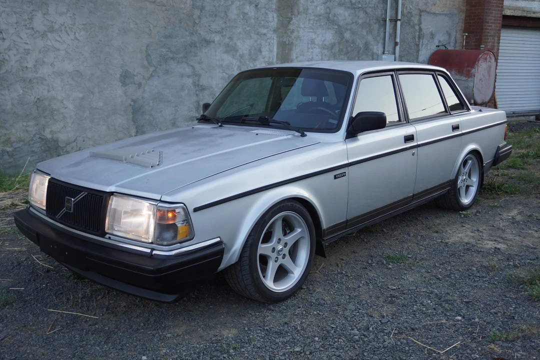 1992 Volvo 244 - Image 9 of 31