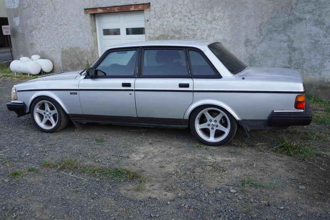 1992 Volvo 244 - Image 19 of 31