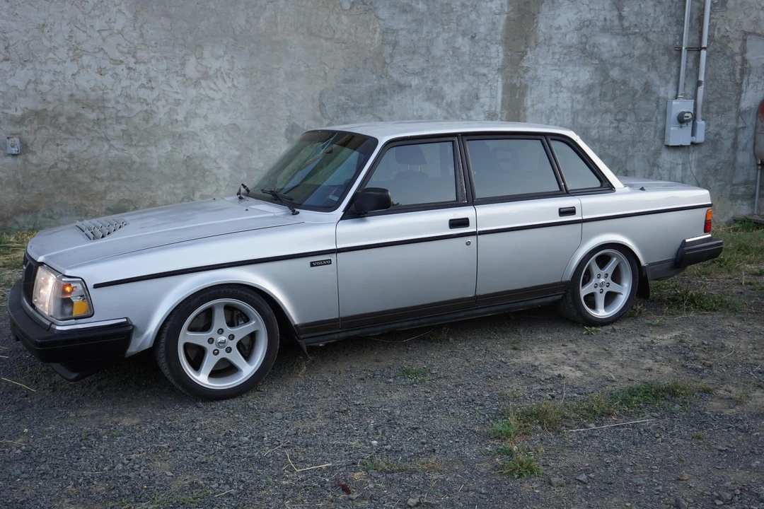 1992 Volvo 244 - Image 15 of 31