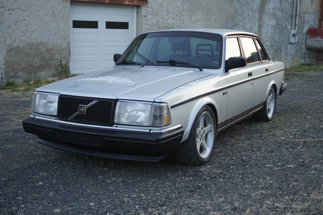 1992 Volvo 244 - Image 8 of 31