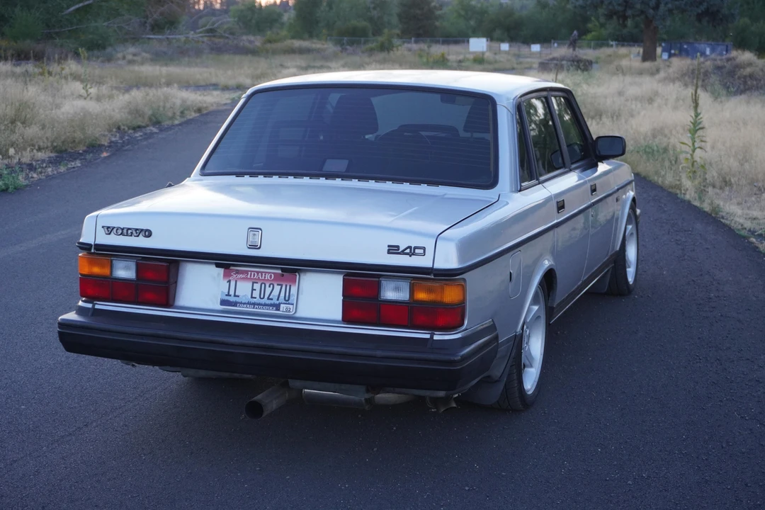 1992 Volvo 244 - Image 31 of 31