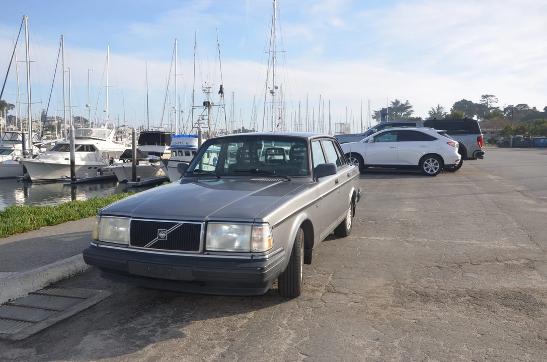 1992 Volvo 244 - Image 7 of 31