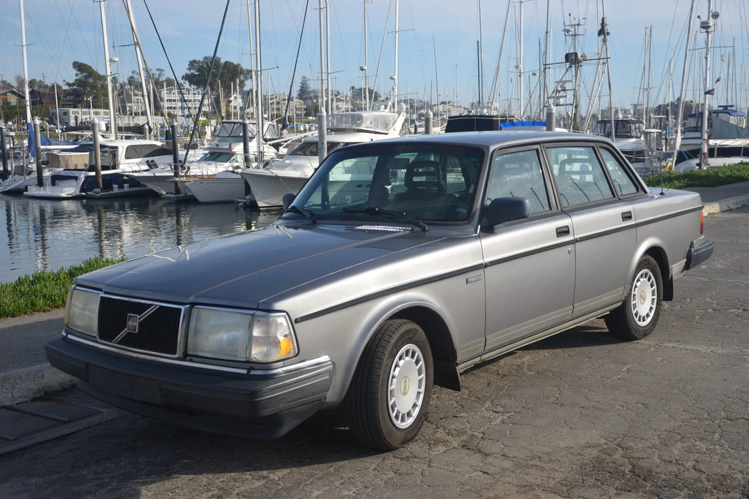 1992 Volvo 244 - Image 6 of 31
