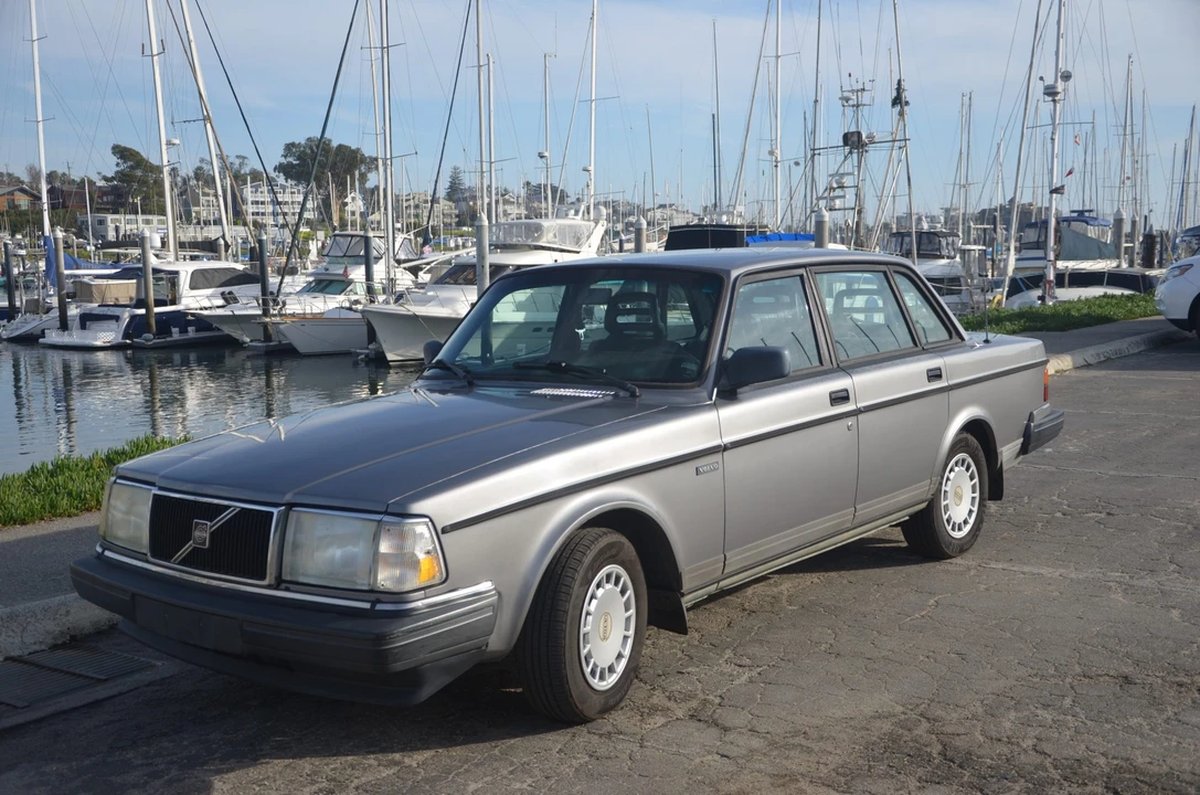 1992 Volvo 244 - Image 5 of 31