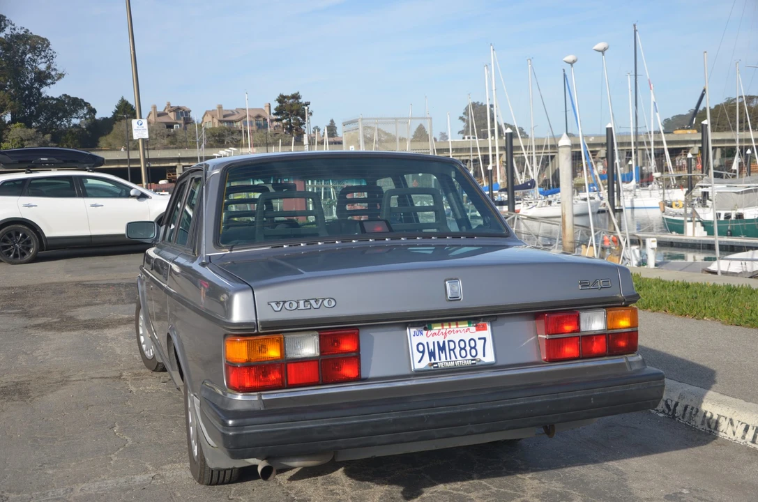 1992 Volvo 244 - Image 4 of 31