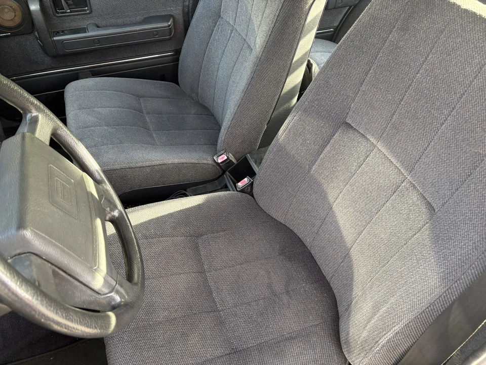 1992 Volvo 244 - Image 15 of 31