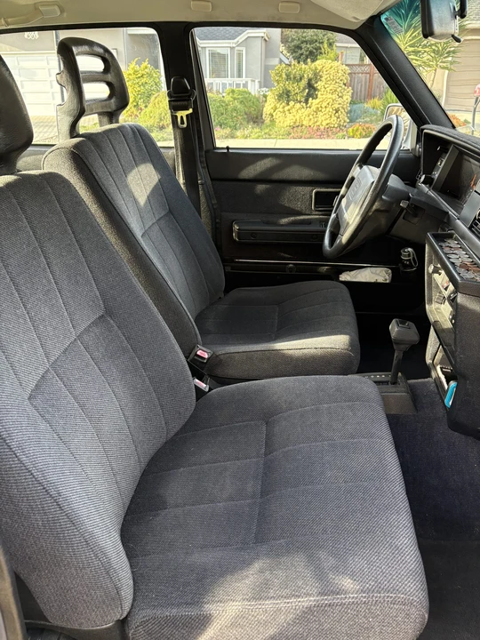 1992 Volvo 244 - Image 18 of 31