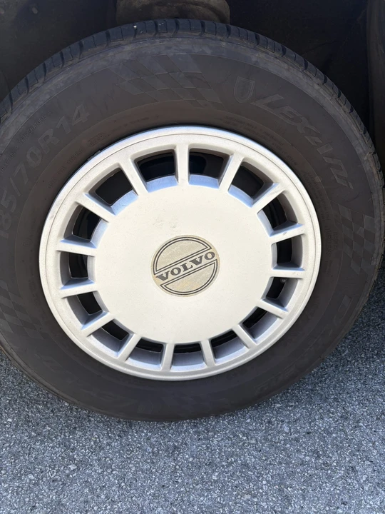 1992 Volvo 244 - Image 12 of 31