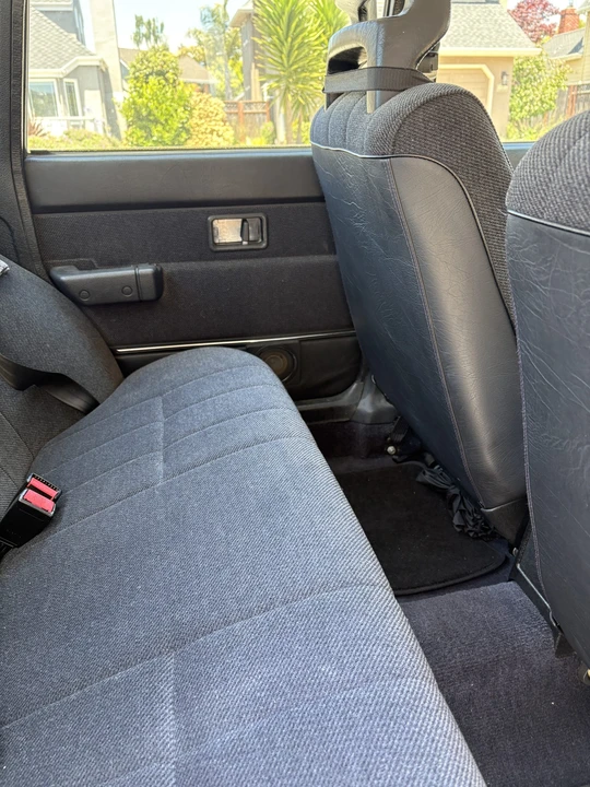 1992 Volvo 244 - Image 22 of 31