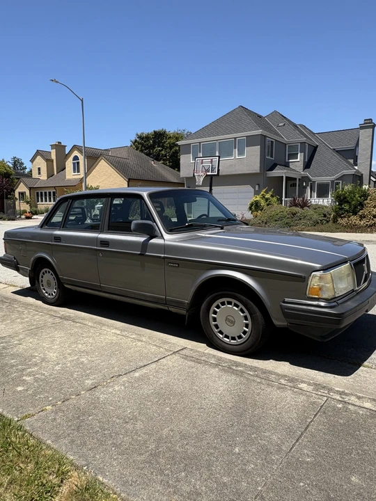 1992 Volvo 244 - Image 2 of 31