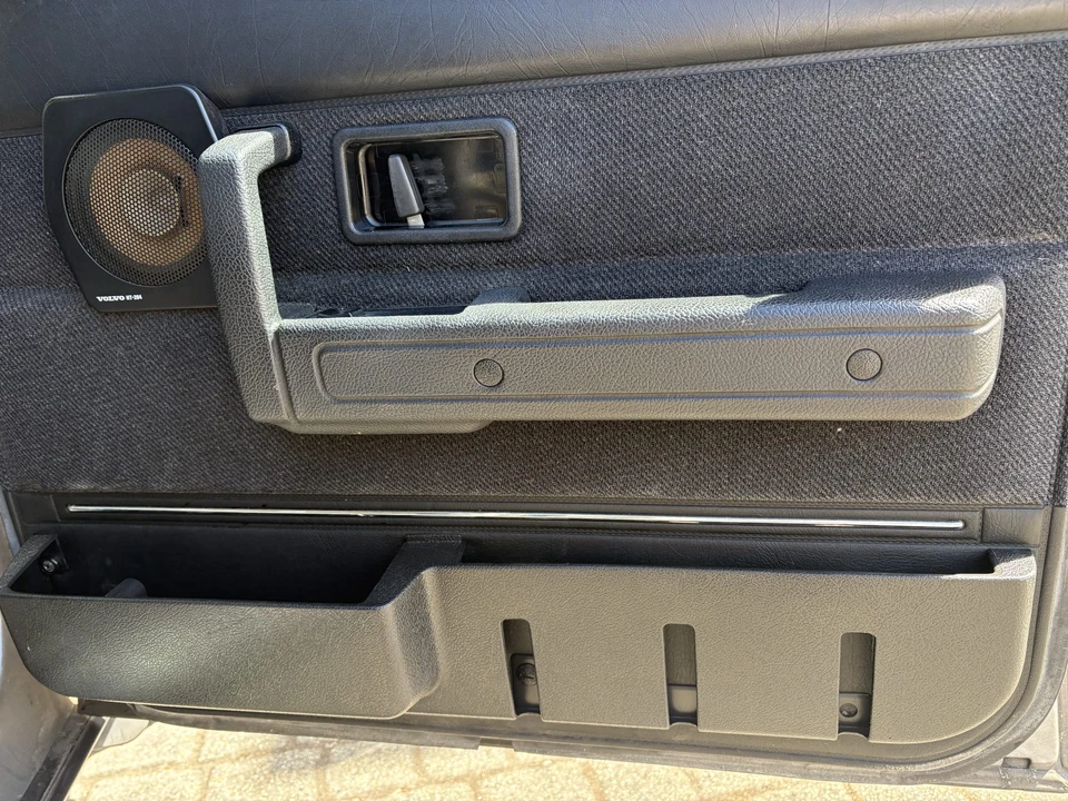 1992 Volvo 244 - Image 17 of 31