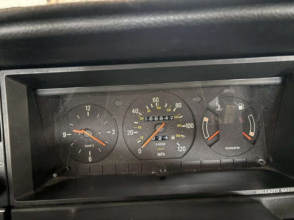 1992 Volvo 244 - Image 19 of 31