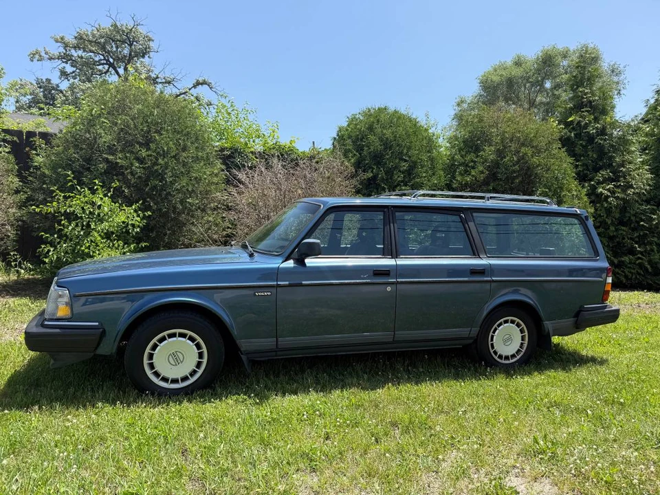 1992 Volvo 245 - Image 18 of 24