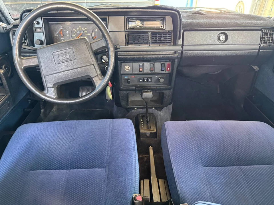 1992 Volvo 245 - Image 17 of 24