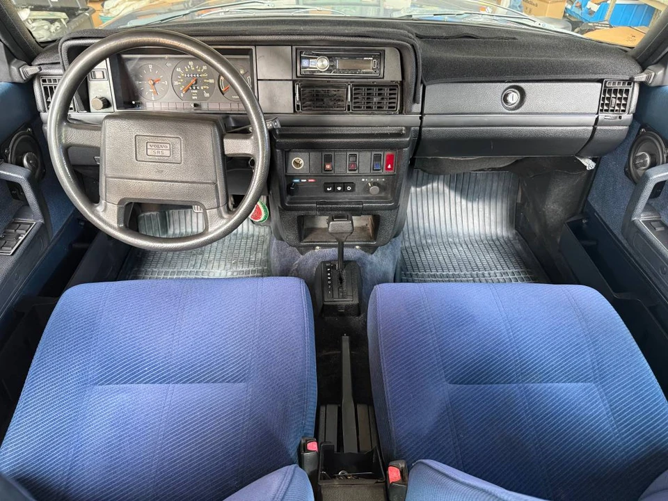 1992 Volvo 245 - Image 7 of 24