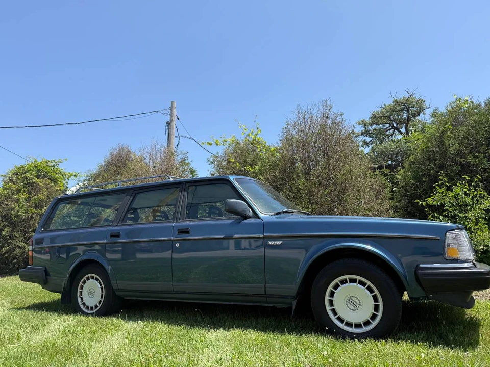 1992 Volvo 245 - Image 13 of 24