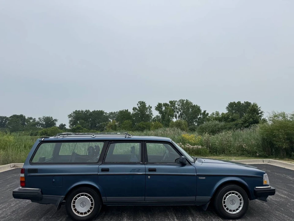 1992 Volvo 245 - Image 3 of 24