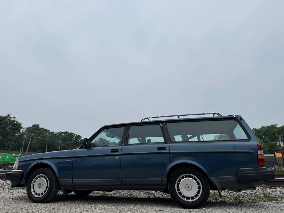 1992 Volvo 245 - Image 2 of 24