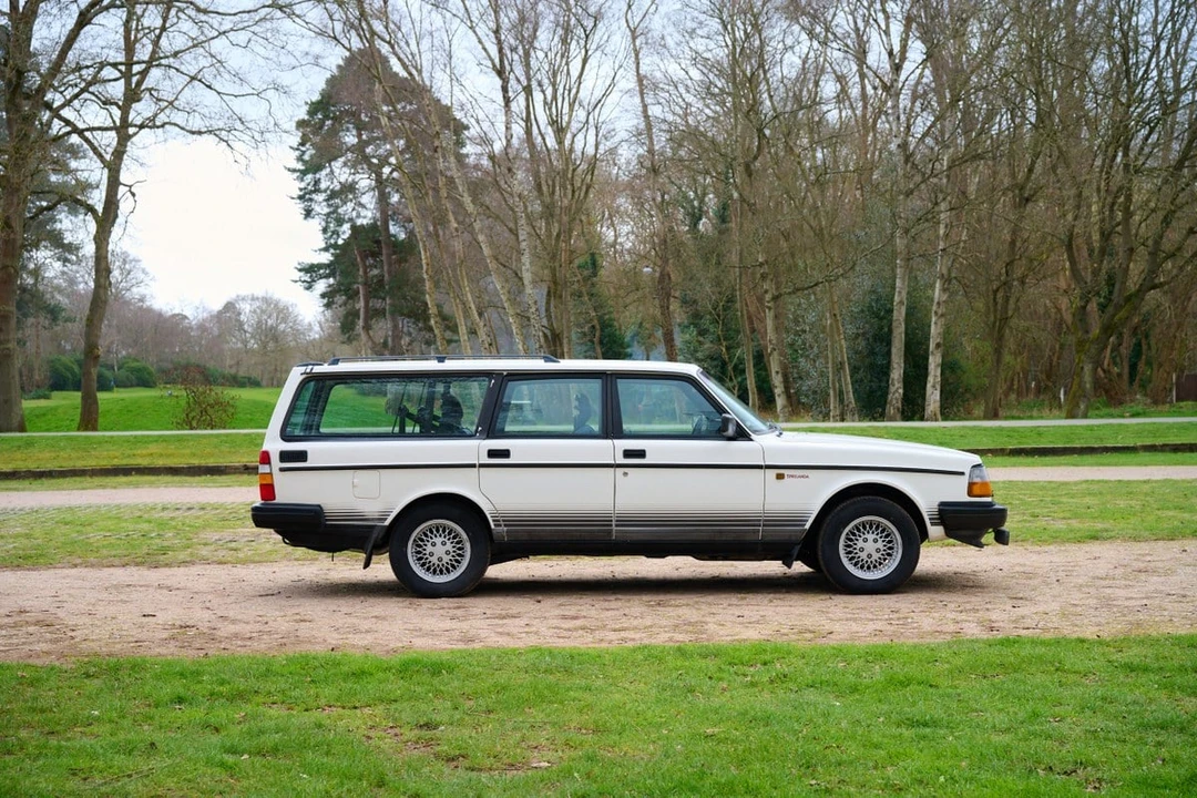 1992 Volvo 244 - Image 7 of 30
