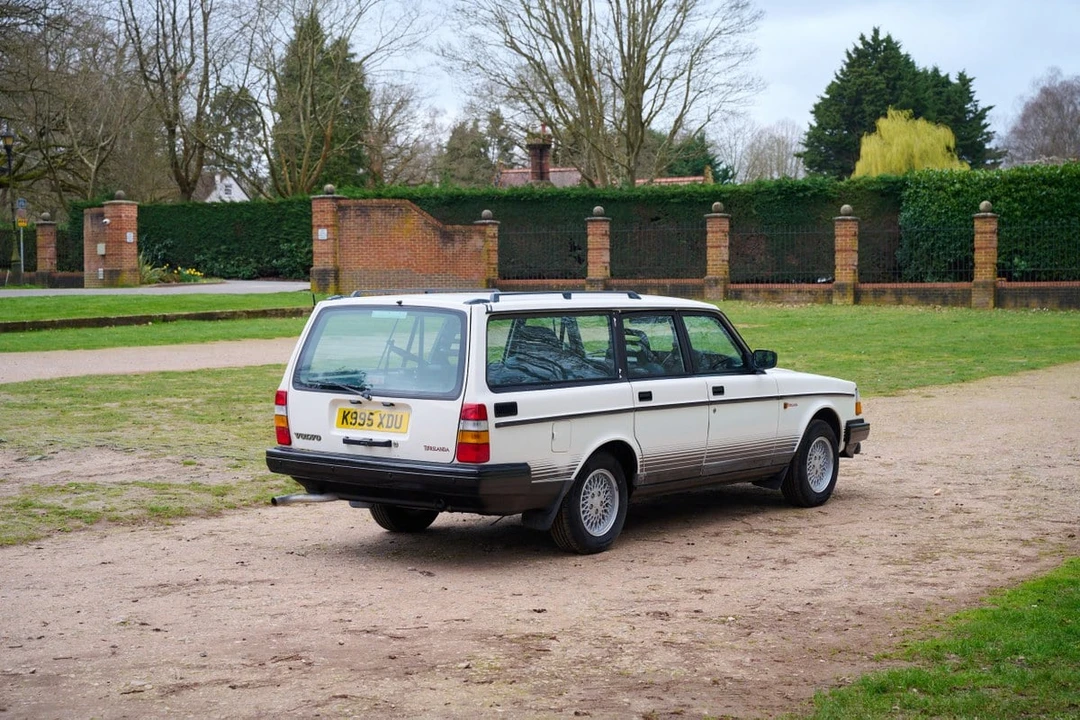 1992 Volvo 244 - Image 8 of 30