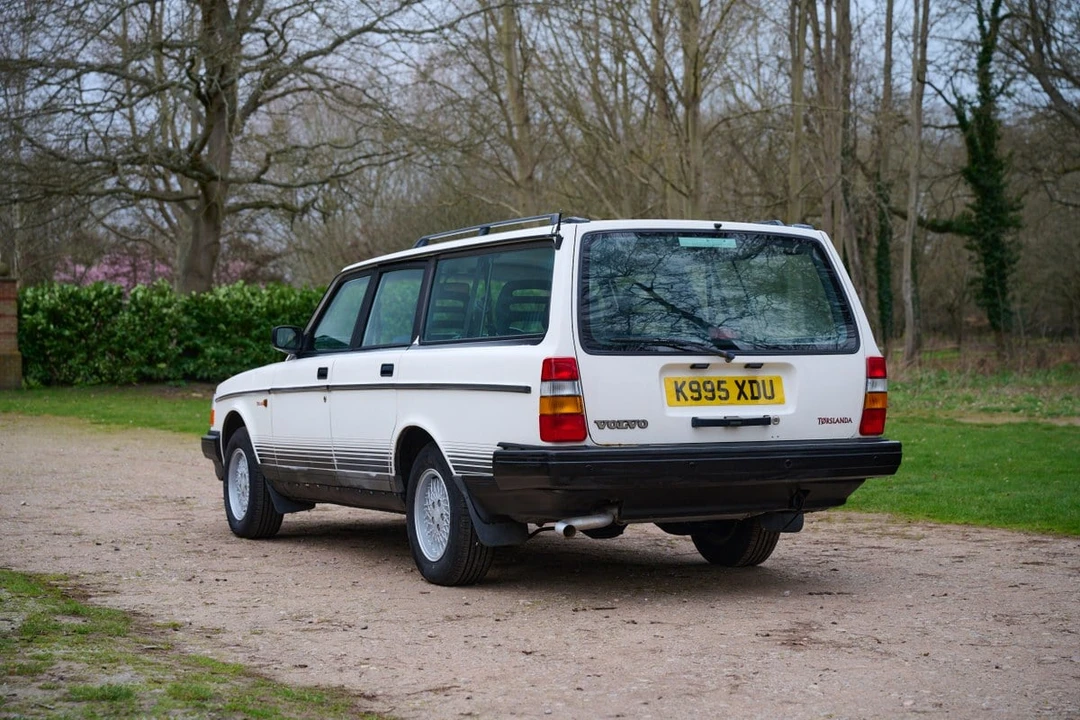 1992 Volvo 244 - Image 11 of 30