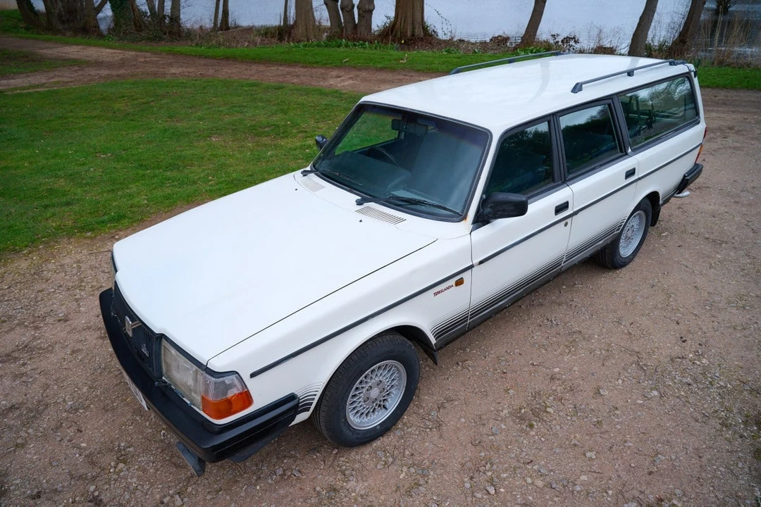 1992 Volvo 244 - Image 13 of 30
