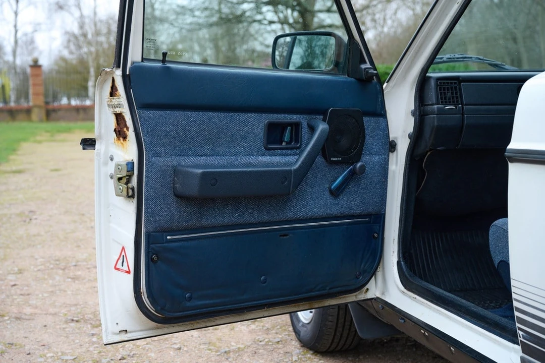 1992 Volvo 244 - Image 21 of 30