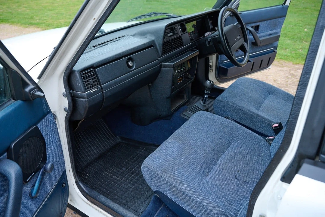 1992 Volvo 244 - Image 25 of 30