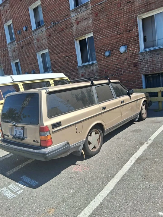 1992 Volvo 245 - Image 4 of 6