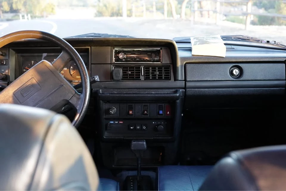 1992 Volvo 245 - Image 7 of 10