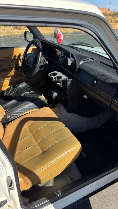 1992 Volvo 245 - Image 11 of 15
