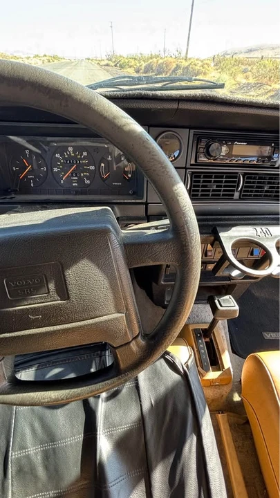 1992 Volvo 245 - Image 14 of 15