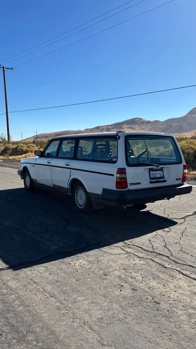 1992 Volvo 245 - Image 4 of 15