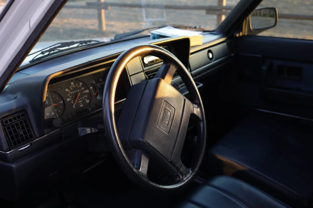 1992 Volvo 245 - Image 8 of 15