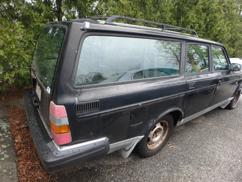 1992 Volvo 245 - Image 4 of 11