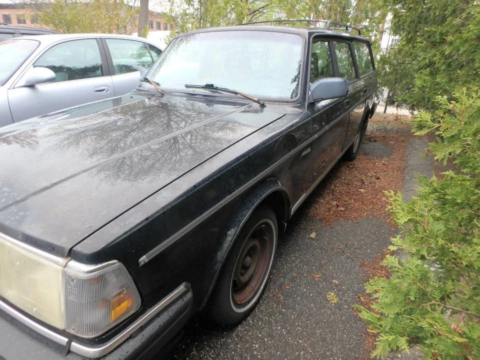 1992 Volvo 245 - Image 5 of 11